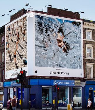 Apple “Shot on iPhone” 옥외광고